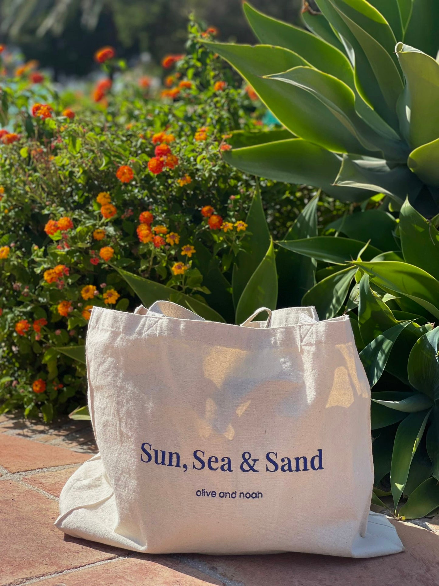 sun, sea & sand xl tote